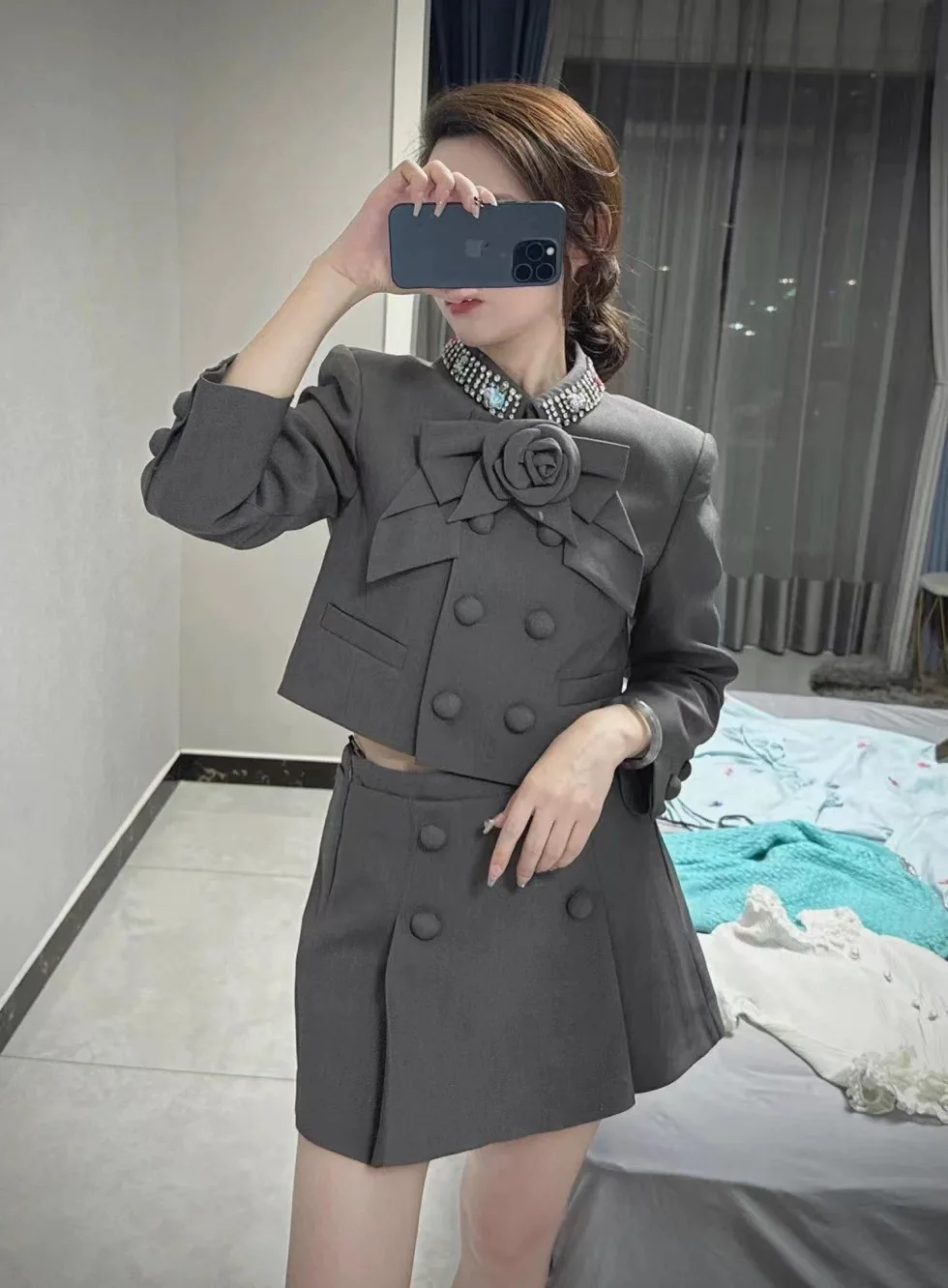 Женский комплект из двух предметов серый и розовый цвет юбка средней длины с