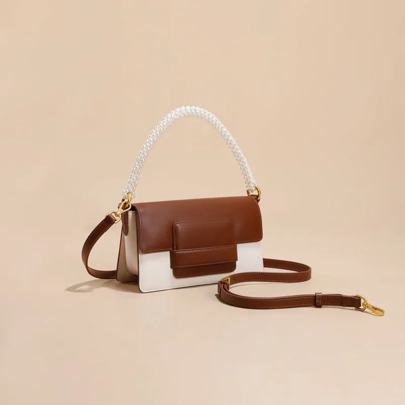 Рисунок 5 - Компактный кошелек с жемчужинами и ремешком на плечо