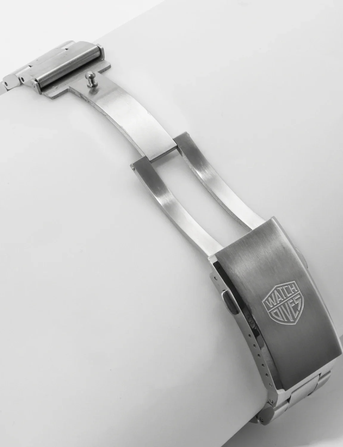 Часы наручные водонепроницаемые с сапфировым стеклом 300 м