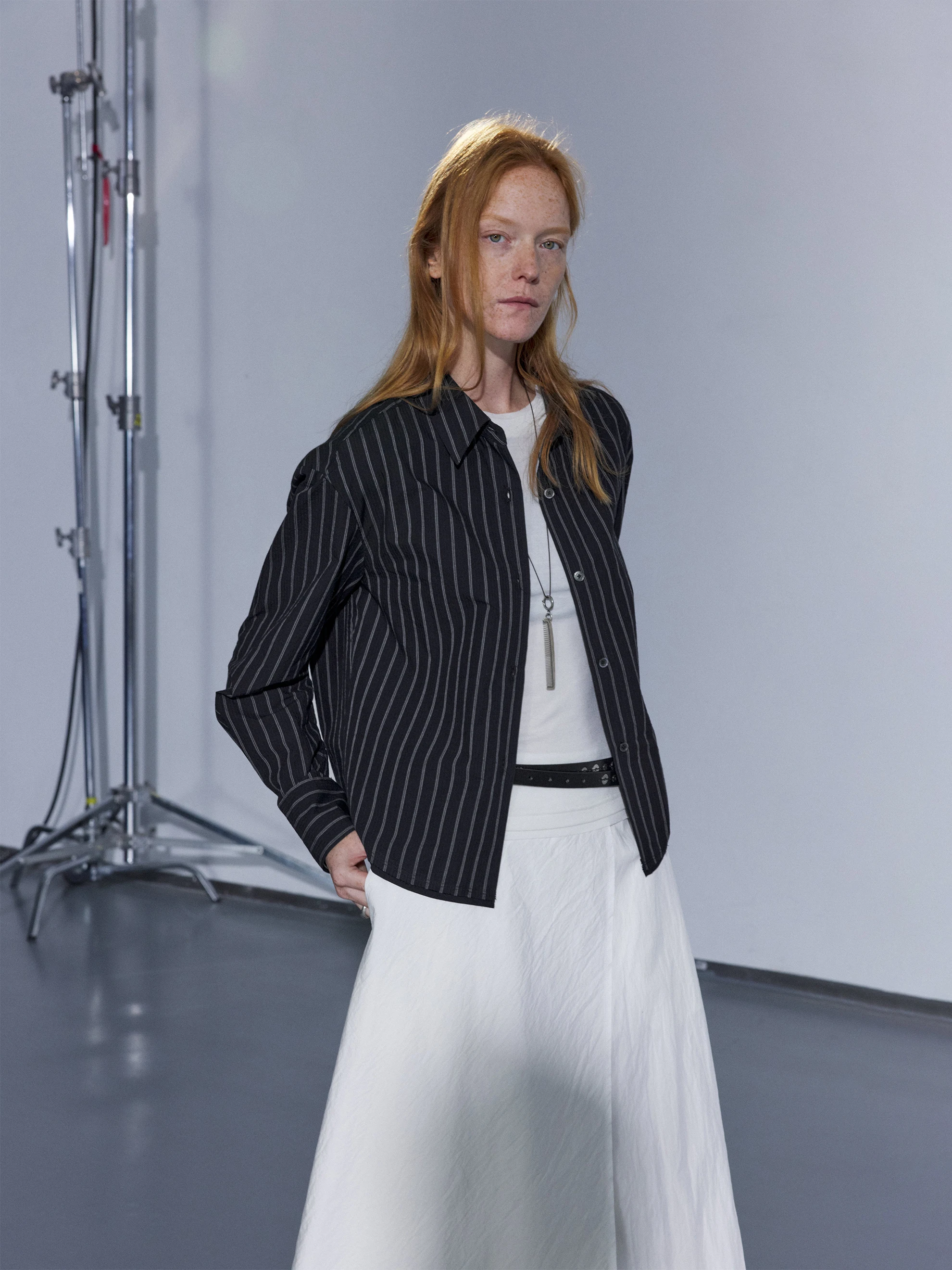 Wangwangwork Текстура Высокие хлопковые рубашки в черно-белую полоску с слегка