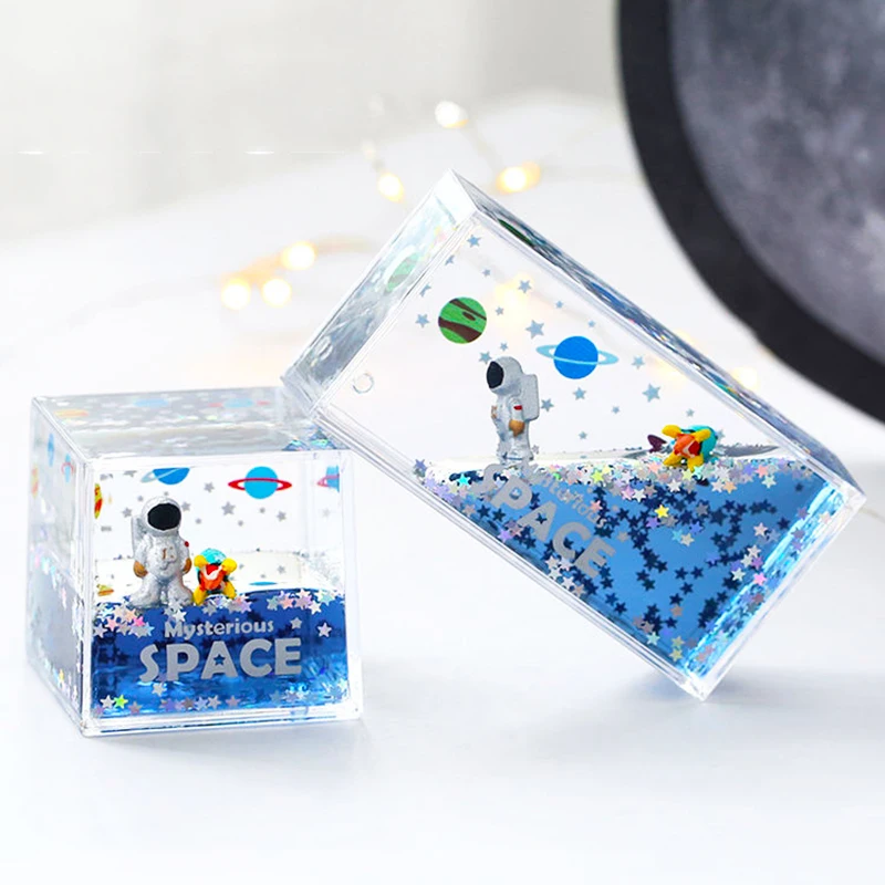 

Ship Cruise Fluid Liquid Hourglass Drift Bottle Boat Resin Ornaments astronaut Living Room Table Decoration Home Decor Toy Gifts