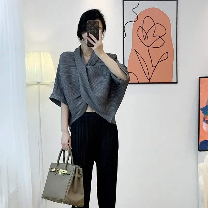 

Женская футболка с коротким рукавом миаке, оригинальная модная футболка со складками, тонкий короткий универсальный топ, лето 2022