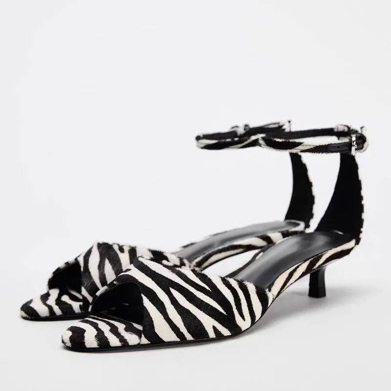 Туфли-лодочки женские с ремешком на щиколотке и открытым носком