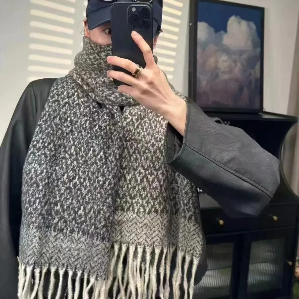 Вязаный шарф с градиентом из акриловых волокон теплый мягкий контрастного цвета