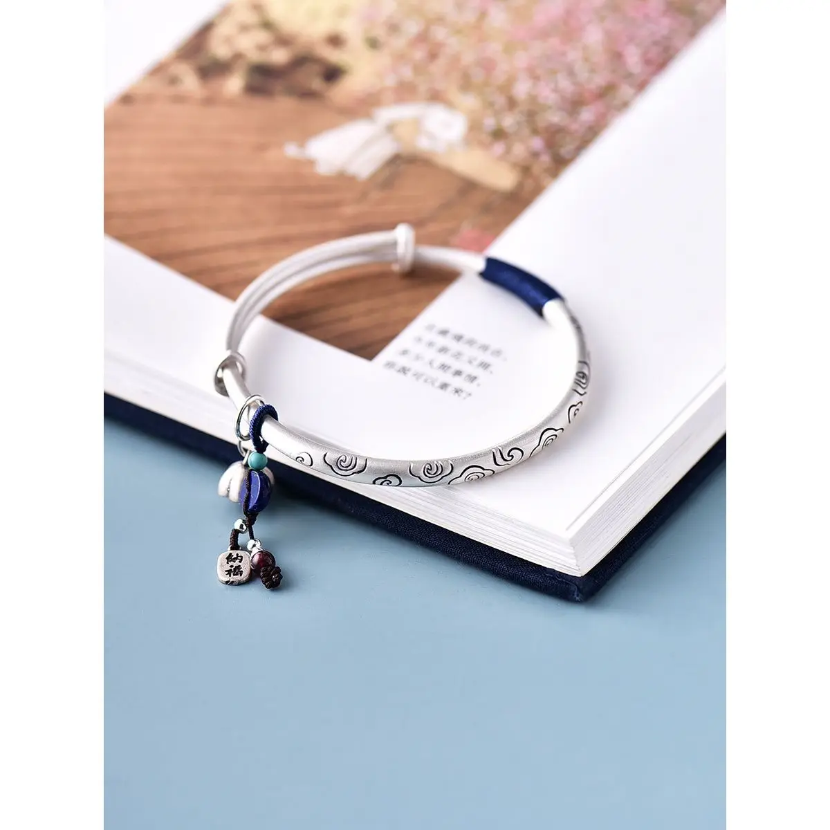 

Xiangyun Bracelet Sterling Silver Fashion Retro Ethnic Style Silver Bracelet Original Design Ancient Method S925 Silver Bracelet