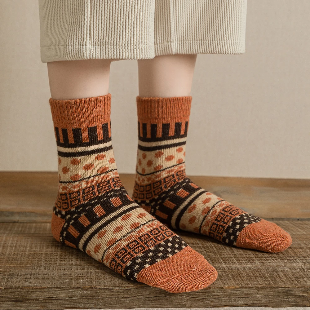 Hot New Witner Socks Women Socks Thick Warm Wool Striped Spots High Quality 5 Pairs Set Couple Models Free Size