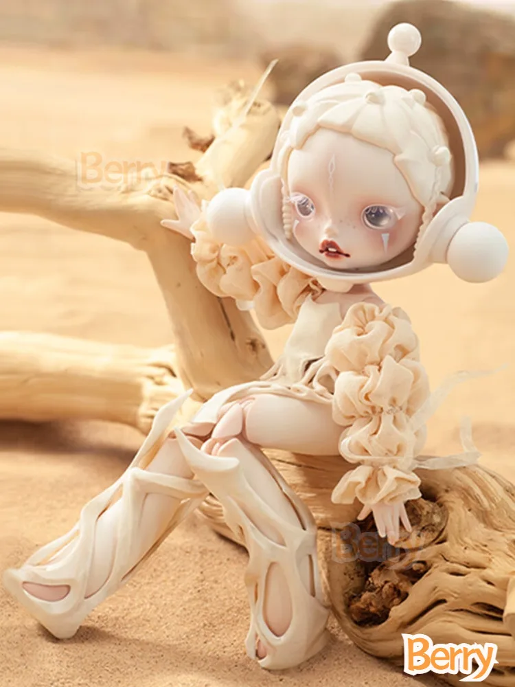 

POP MART Skullpanda White Dew Movable Doll Sp White Dew BJD Set Dress Toy Gilrs Kawaii Action Doll Collection Model Surprise Box
