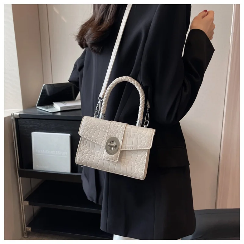 

2023 New PU Crocodile Pattern One Shoulder Small Square Bag Feminine Temperament Portable Cross-body Female Bag Luxury Handbag