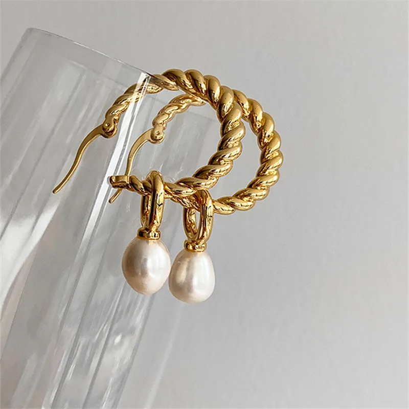 

Fashion Simple geometry Gold-plated Pearl Earrings Lady Holiday Gifts