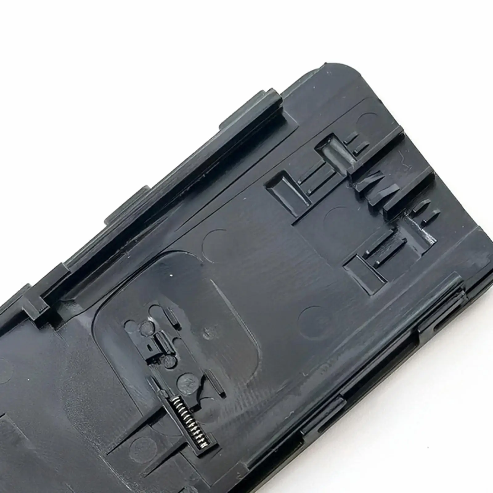 Крышка отсека аккумуляторного Запасные части для детской модели Yn685 Yn660