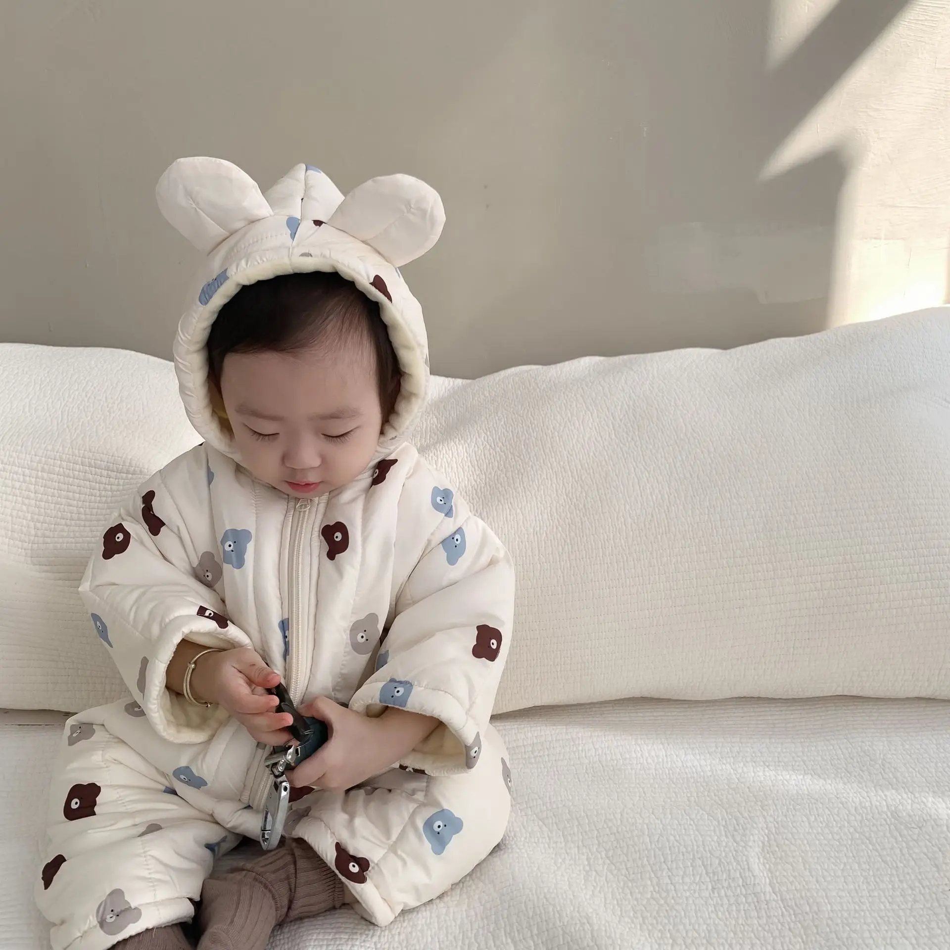 Рисунок 3 - Новинка 2023, зимний детский комбинезон с капюшоном