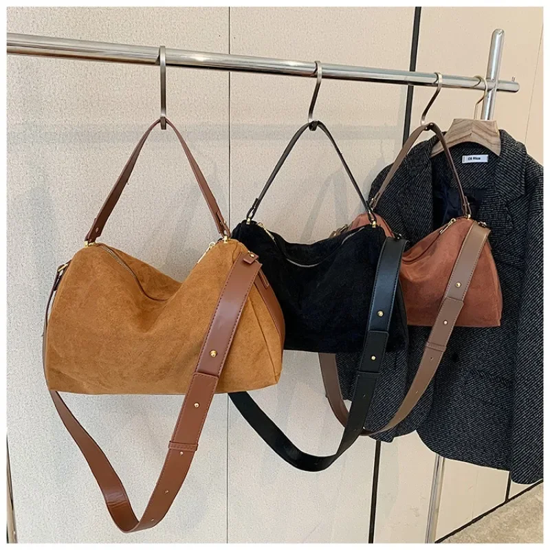 Однотонные сумки с внутренним отделением и верхней ручкой повседневные Прошитые