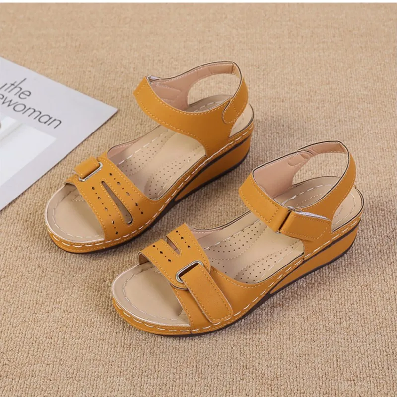 Shoes Women Platform Sandals Woman Shoe Lightweight Soft Women's Shoes Ankle Buckle Walking Sandal Retro Female 2023 Fashion