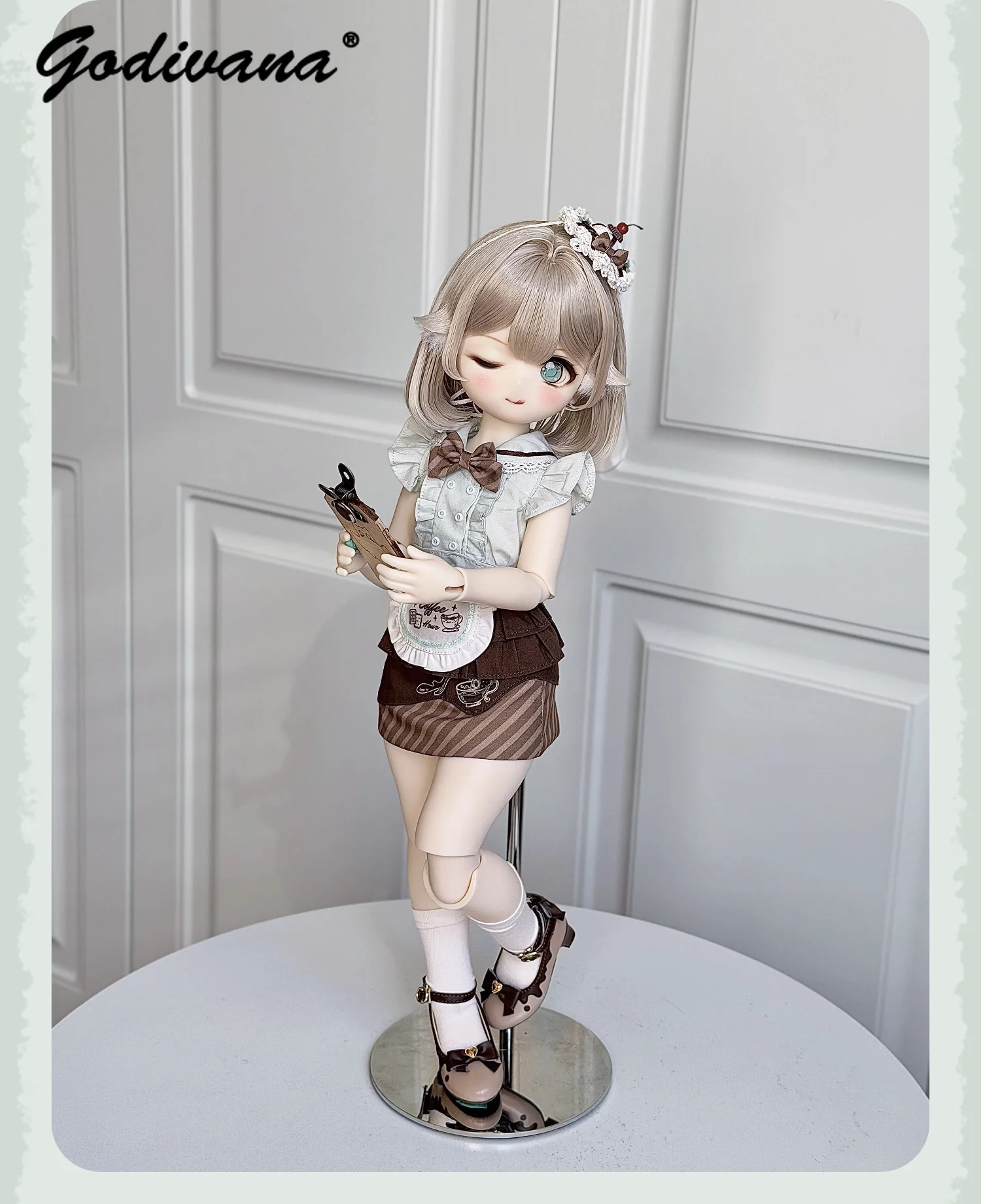 Фото Одежда для куклы Chubby 1/4 BJD: милый наряд горничной в стиле десерта, очаровательная блузка с бантом в стиле кафе с фартуком и юбкой, украшение для волос, костюм для куклы. №2