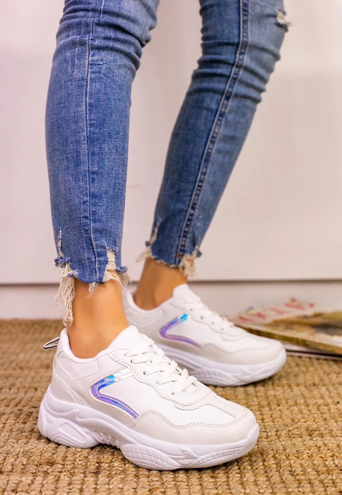 

Jomox White Skin Silver Hologram Detailed Sports Shoes High Quality Comfortable Fashionable Design Style Fashion Hiking