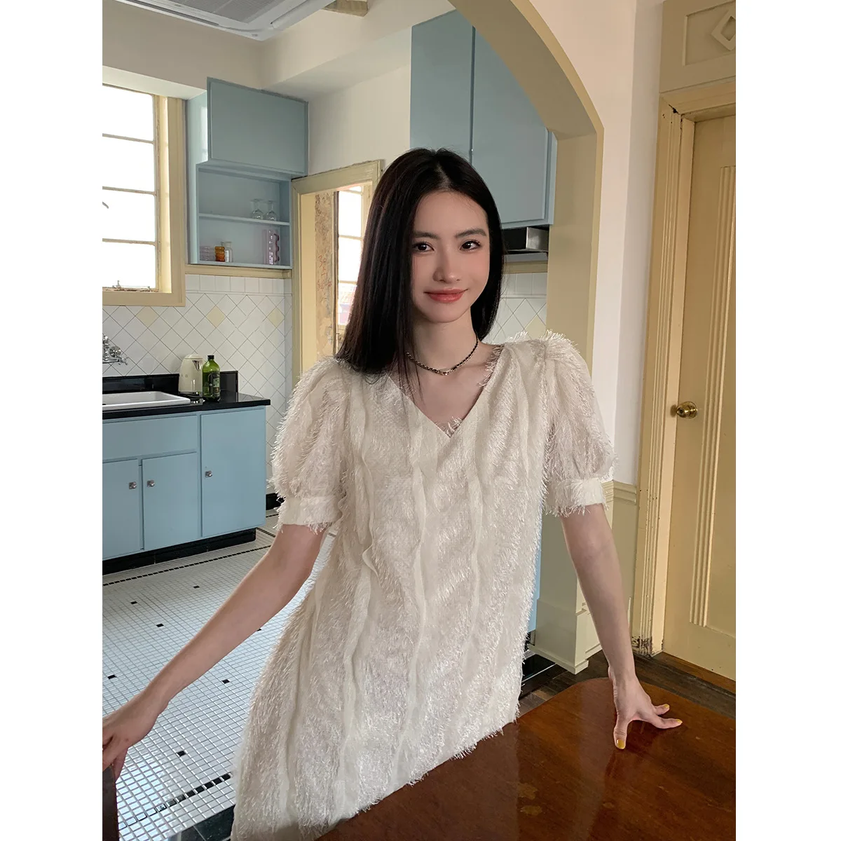 

Женское кружевное мини-платье с V-образным вырезом, свободного покроя