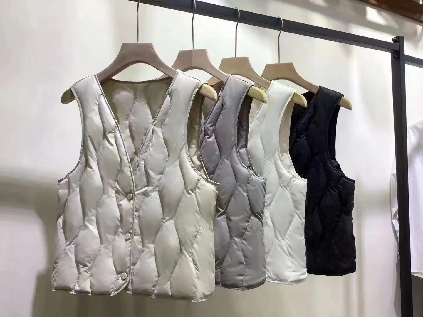 Рисунок 2 - Осенне-зимнее тонкое пальто