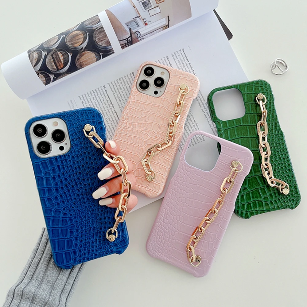 

Designer Crocodile Pattern Phone Case for iPhone 13 Pro Max 12 Mini 11 XS XsMax X XR 7 Plus Thick Metal Bracelet Wristband Cover