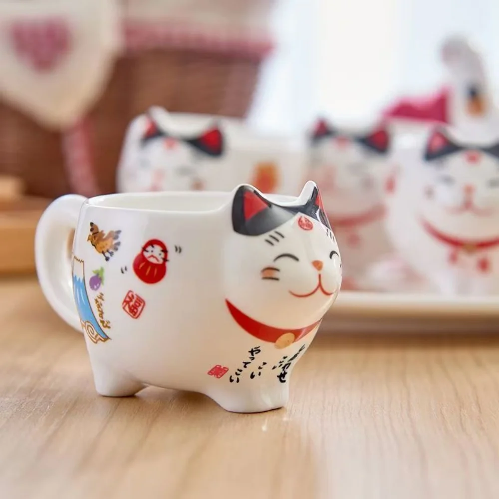 Фото Керамическая кофейная кружка Lucky Cat в японском стиле, 80 мл, мини-чашка для эспрессо с ручкой, фарфоровая чашка для чая Fortune Cat №1