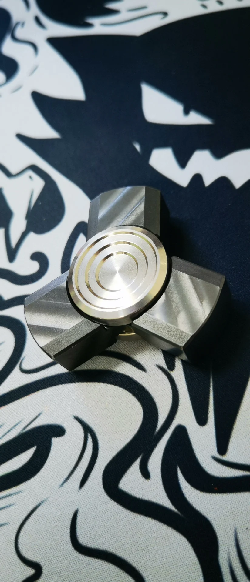 Корпус с рисунком циркониевого лезвия титановая пара замков три страницы