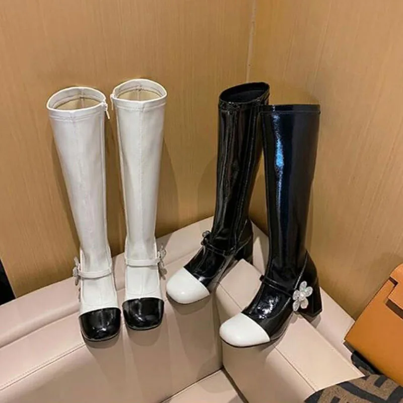 

Новинка 2023 брендовые эластичные лакированные женские осенне-зимние плюшевые рыцарские ботинки черные белые туфли с круглым носком большой...