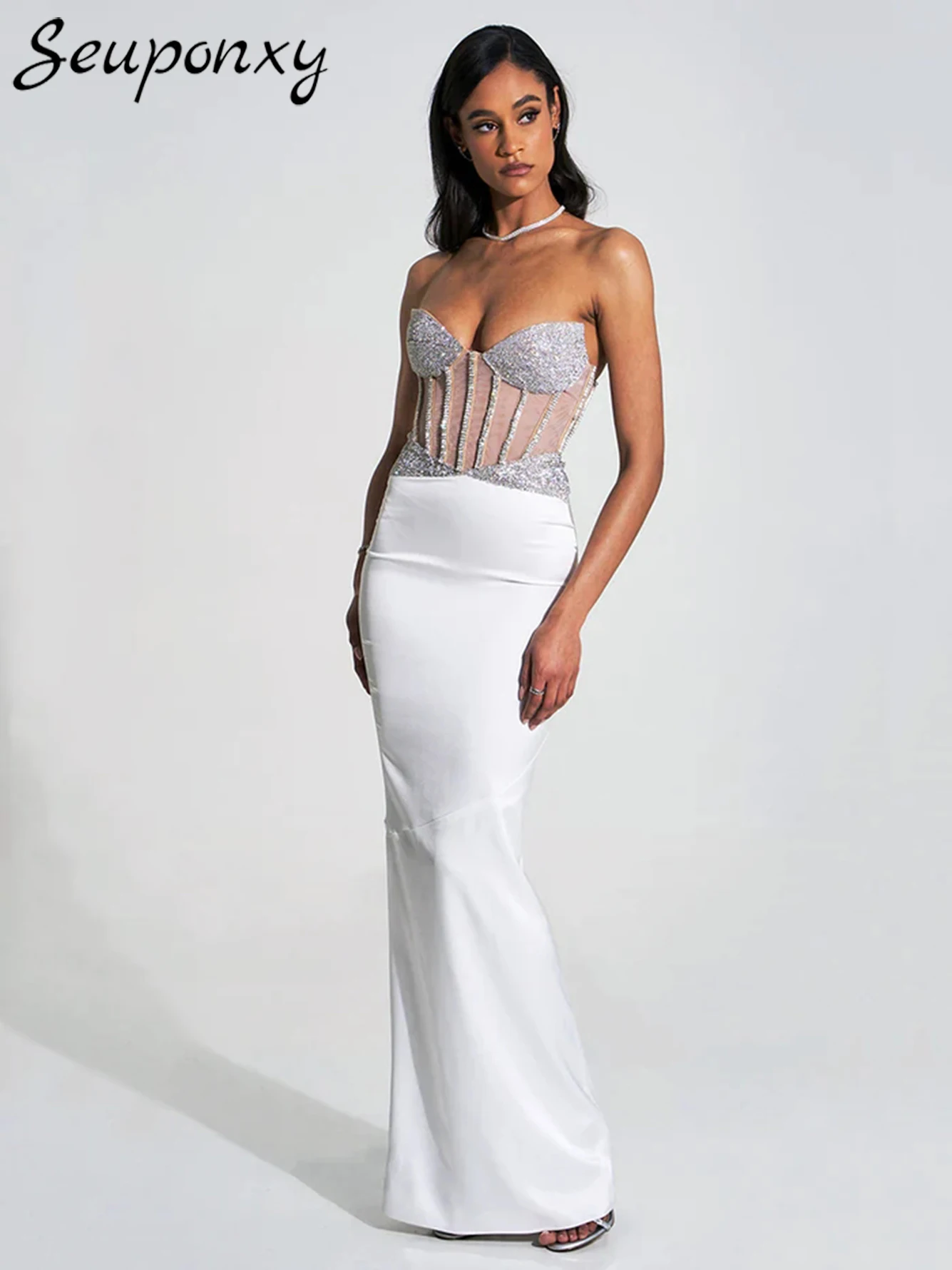 

Женское Сетчатое платье с открытой спиной, белое элегантное облегающее платье без бретелек со стразами, лето 2023