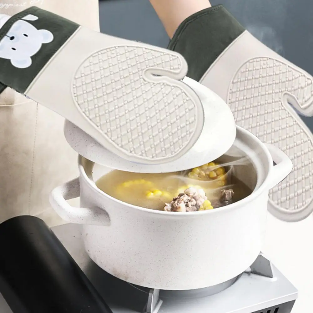 

Anti-scalding Easy Cleaning Cartoon Bear Microwave Glove Home Supply