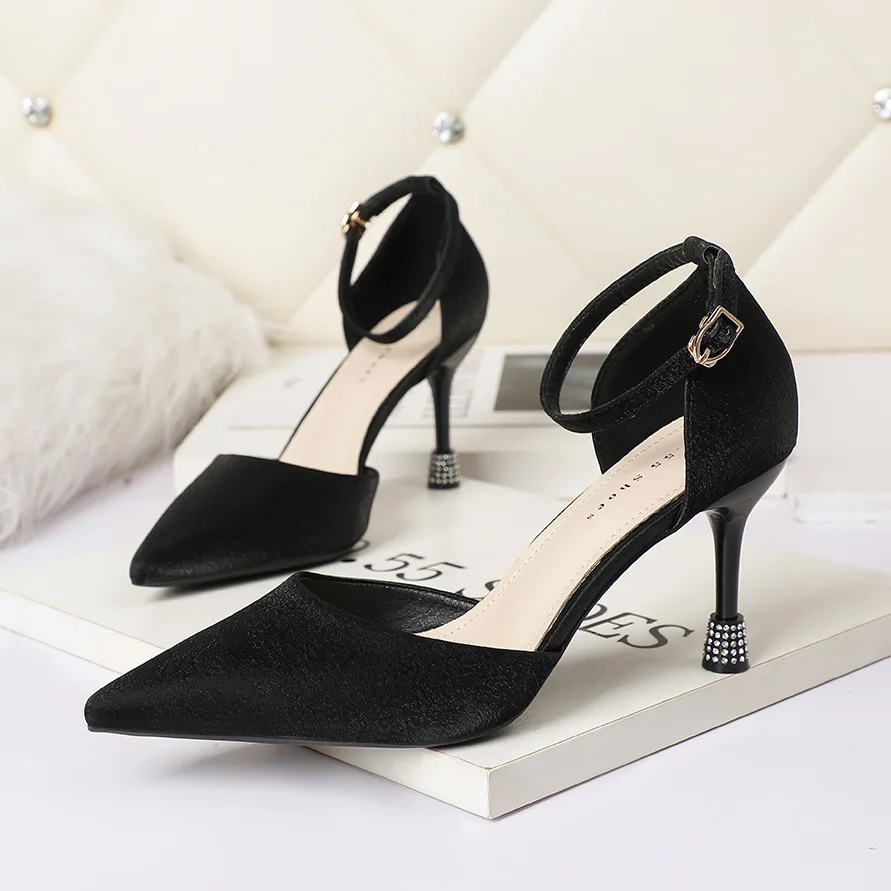 

Spring and Autumn high heel women 2022 new versatile thin heel professional L pointed black buckle strap single shoe women