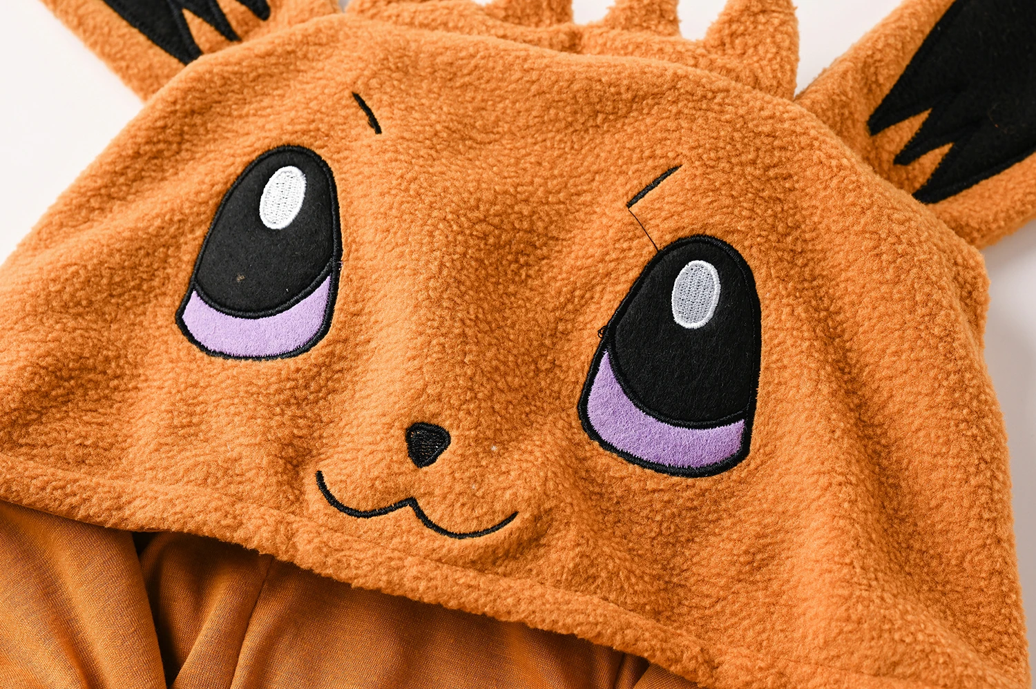 Фото Костюм-комбинезон Eevee для детей, пижама для косплея, рождественский подарок, цельный кигуруми, флисовая пижама на все тело, новогодняя одежда для сна №2