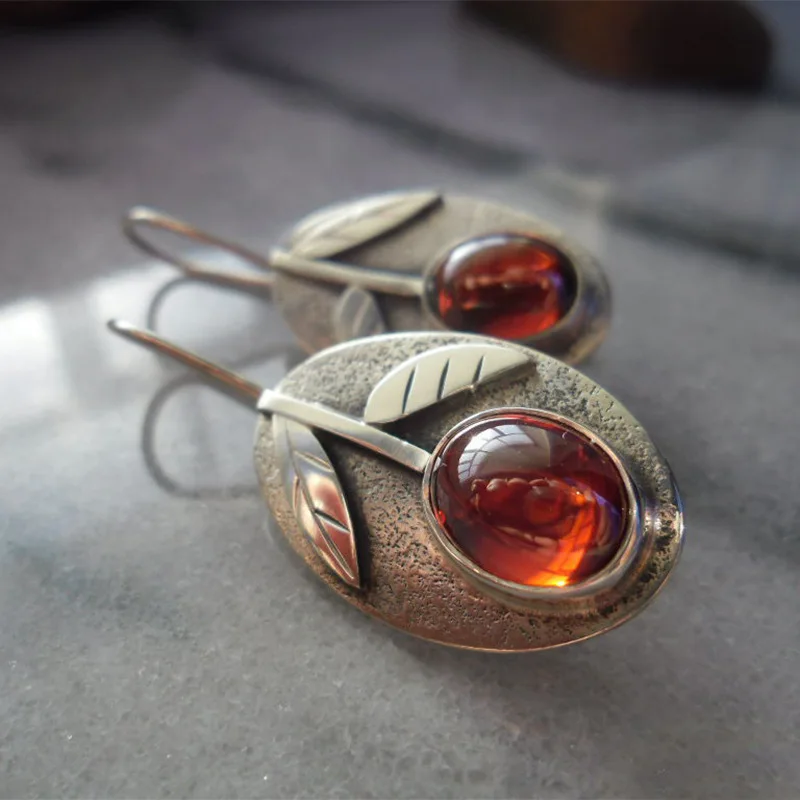 

Retro Oval Three-dimensional Flower Ear Hook Fashion Personality Inlaid Artificial Ruby Earrings Jewelry