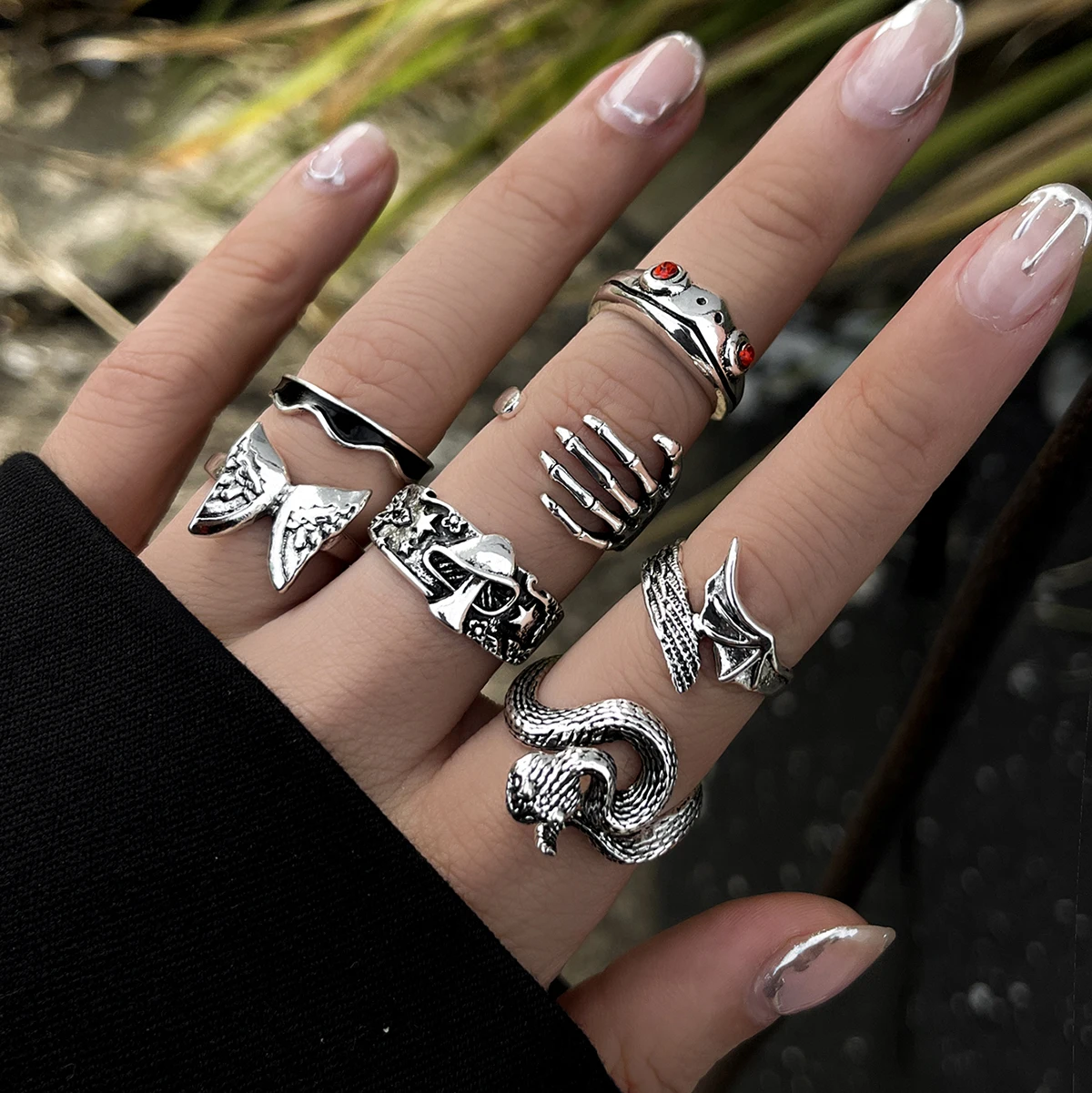 

Aprilwell Gothic Animals Rings Set for Women Men Silver Color Metal New Fashion Punk Frog Snake Emo Anillos Jewelry Gifts Bague