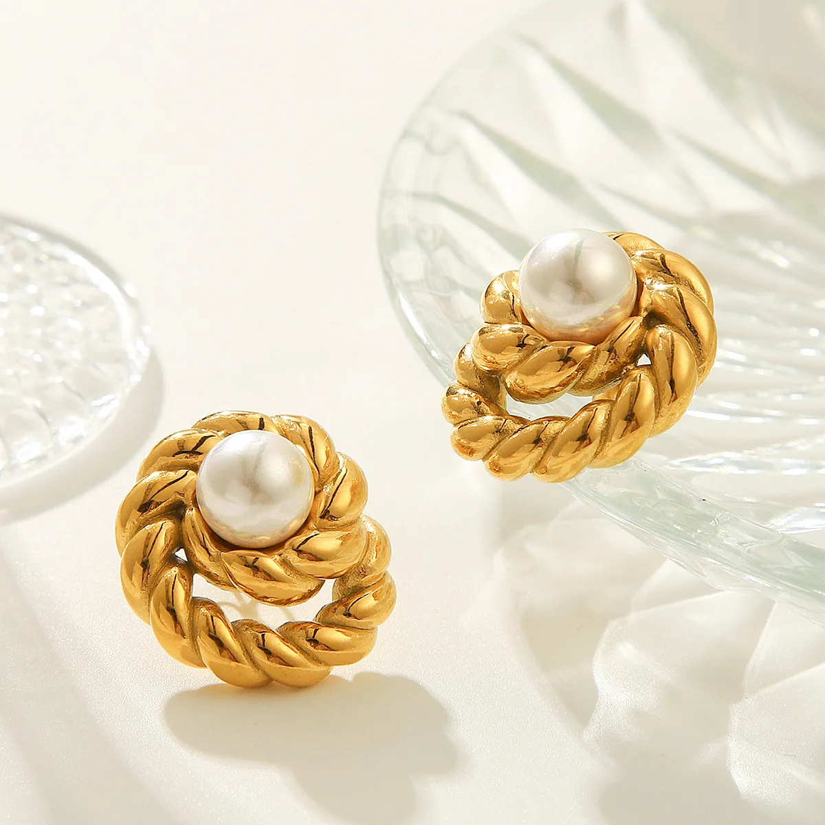 Женские серьги-гвоздики из нержавеющей стали с имитацией жемчуга и цветка