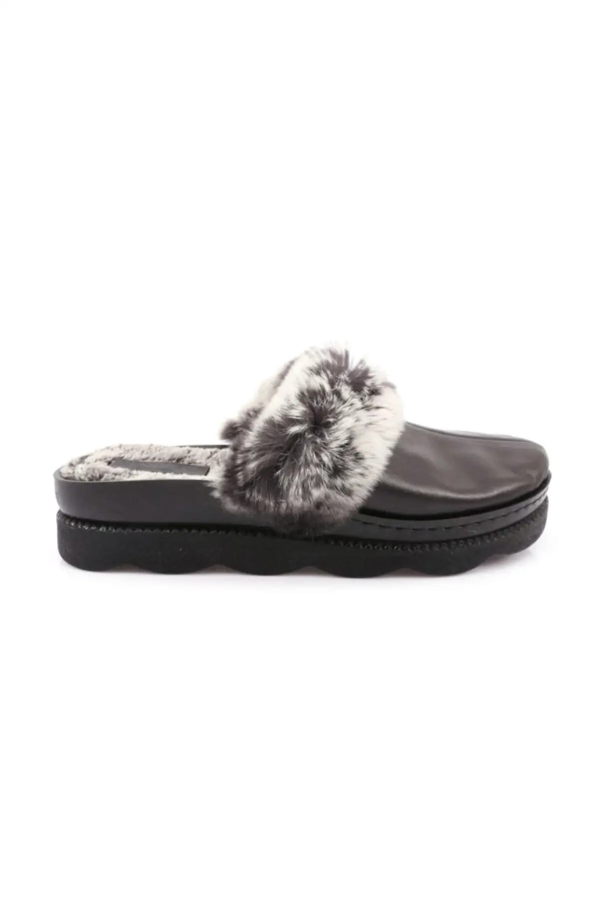 

Women's Black Furry Thick Sole Slippers 105