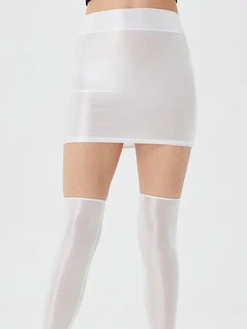 Жуынатын бөлмеде шамдармен секс Жалаңаш модельдер