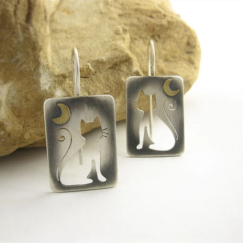 

Vintage Rectangle Metal Hand Carved Hollow Cat Earrings Boho Ladies Simple Moon Pattern Cute Cat Pendant Earrings