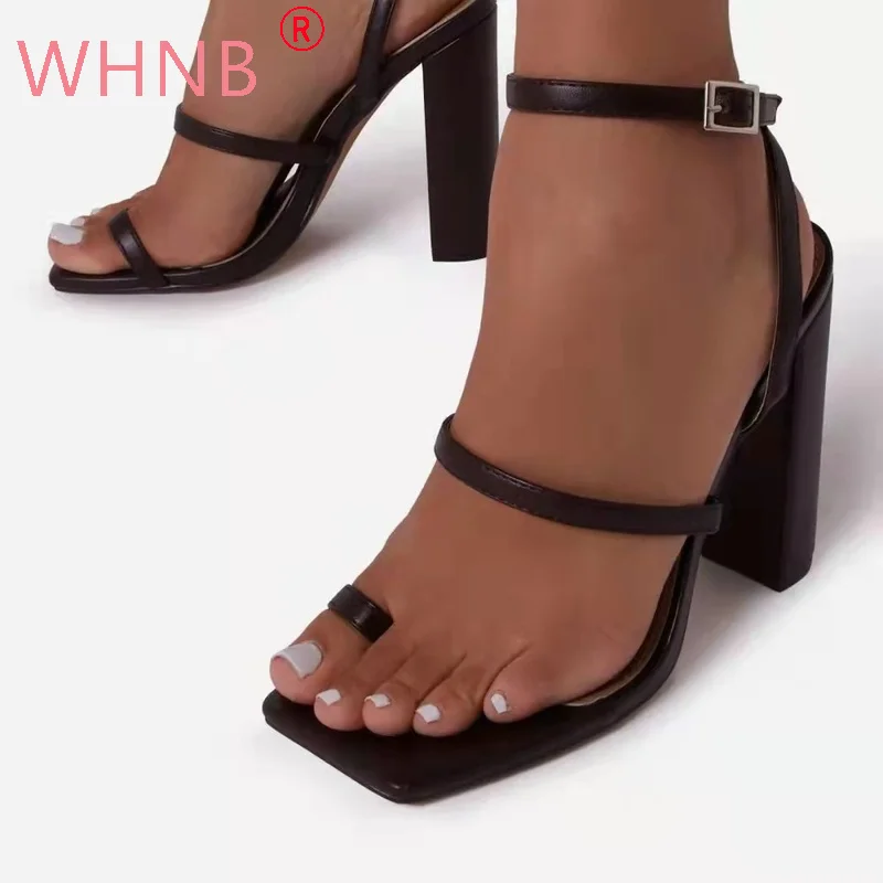 

2022 New Design Thong Narrow Strap Women Outdoor Fashion Sandals Buckle Slippers Summer Zapatillas Mujer Casa Sapato Feminino
