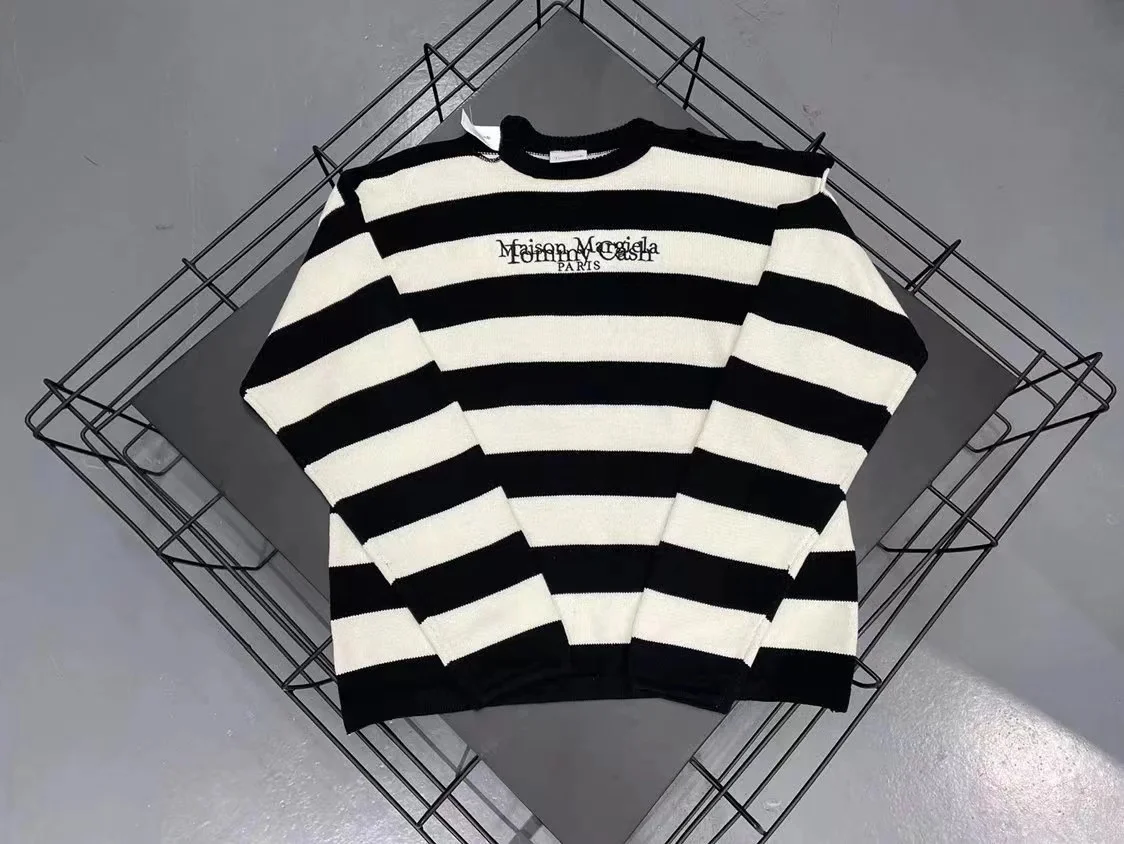 

Margiela Sweaters Men and Women 22SS New MM6 Women's Oversized Striped Edition Ripped Knitted Sweater Harajuku Pullover