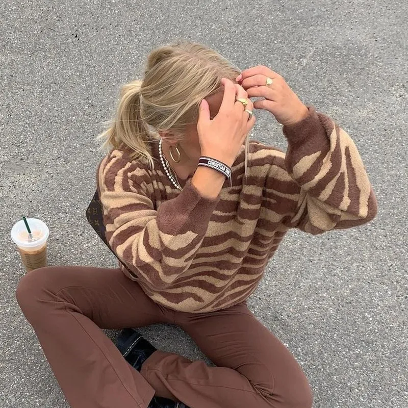 

Свитер в европейском и американском стиле, Новые Топы, женская модная свободная теплая вязаная приталенная кофта в полоску с круглым вырезо...