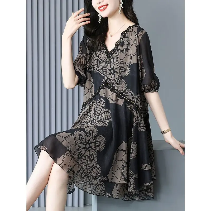 

New Fashion Summer Chiffon Women Dresses Loose Sexy Dress V-neck Short Sleeve Large Women Printed Dress