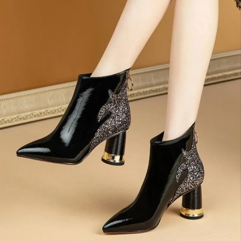 Женские ботинки из искусственной кожи на квадратном каблуке 2024