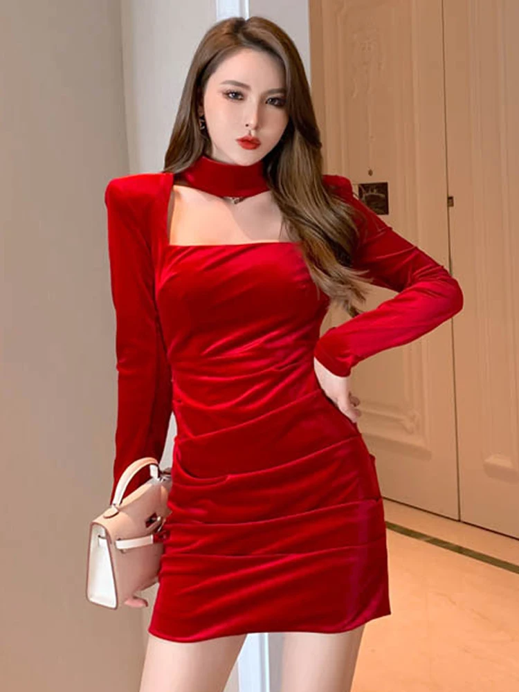 

Autumn Winter Elegant Sexy Dresses for Women 2022 Red Velvet Halter Hollow Long Sleeve Pleated Bodycon Mini Dress Party Vestido