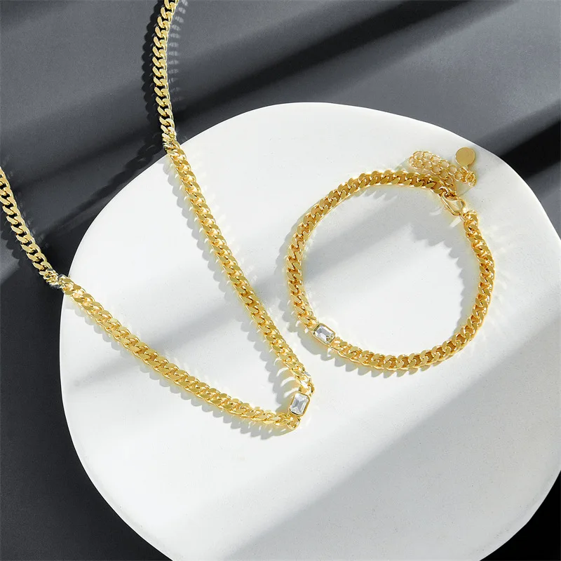 

2022 New Fashion Women Temperament Square Zircon Pendant Cuba Chain Necklace Bracelet Women Elegant Party Necklace Bracelet