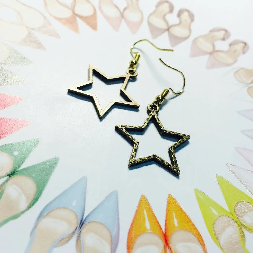 

Jojo JoJo's Bizarre Adventure Five-pointed star Ear Hook Ear Clip Earrings