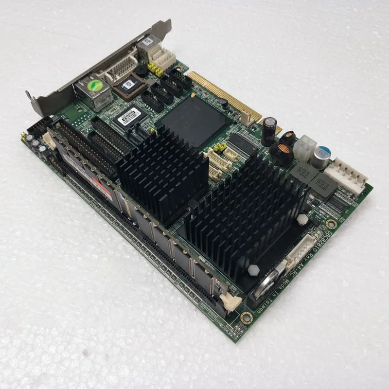 Для материнской платы промышленного компьютера Axiomtek SBC82810 REV.A4-RC