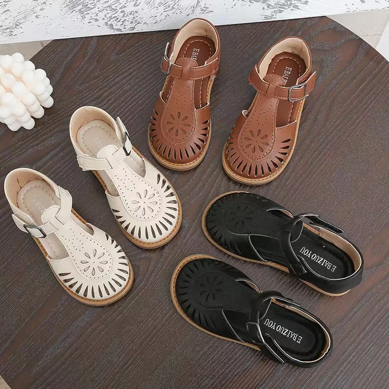 

New Girls Sandals 2023 New Children's Hollow Soft Sole Shoes Carved Fashion Princess Shoes Beach Shoes Hot Cut-outs Princess