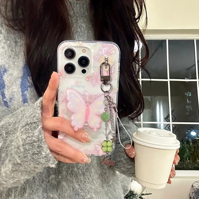 Элегантный брелок с изображением кота из бисера и четырехлистным клевером