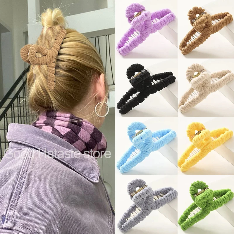 

Women Plush Hair Claw Clips Korean Large Size Clamping Clip for Girls Simple Crabs Barrette Elegant Headwear Hair Accessories