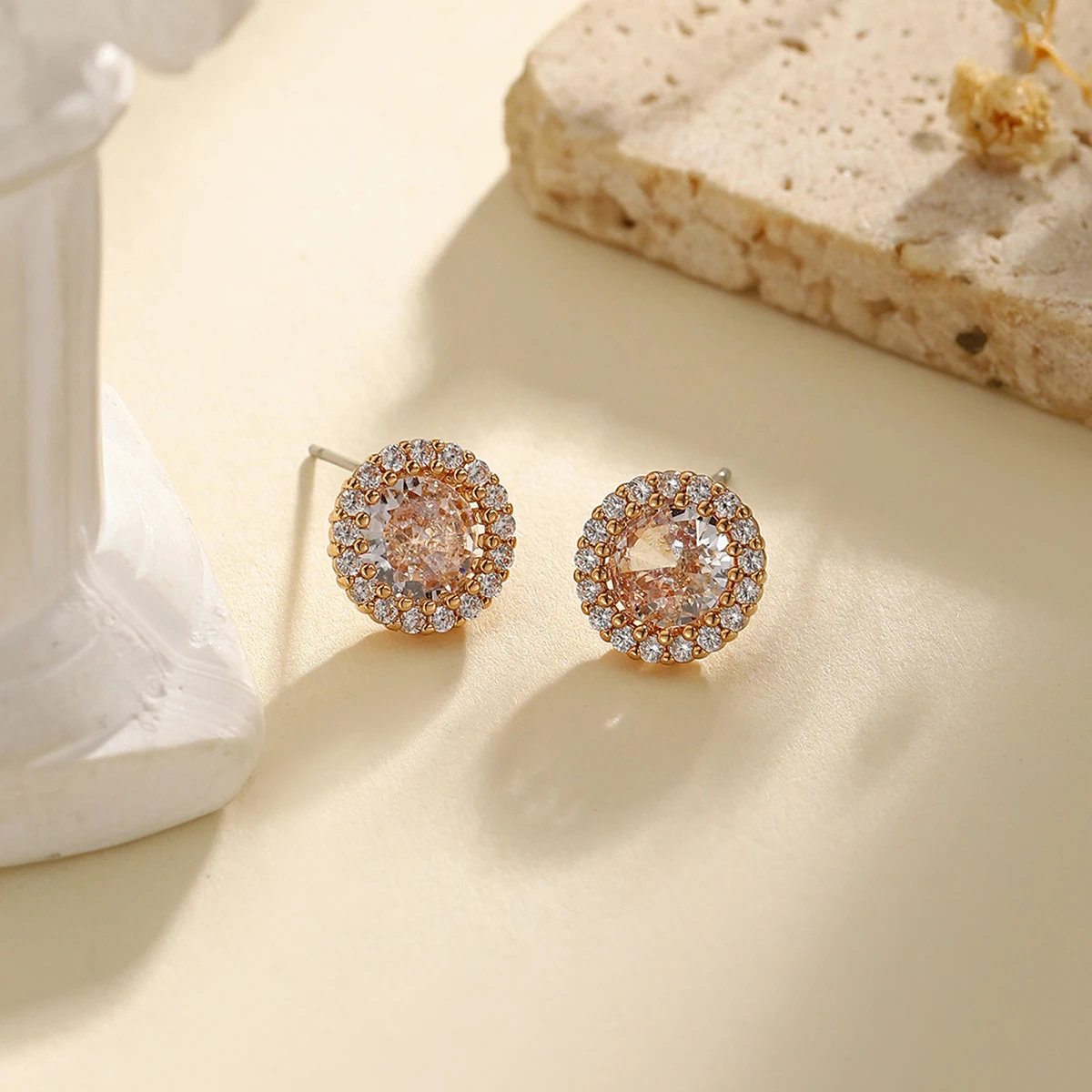 Пара медных микронаборов с цирконием полных бриллиантов роскошные