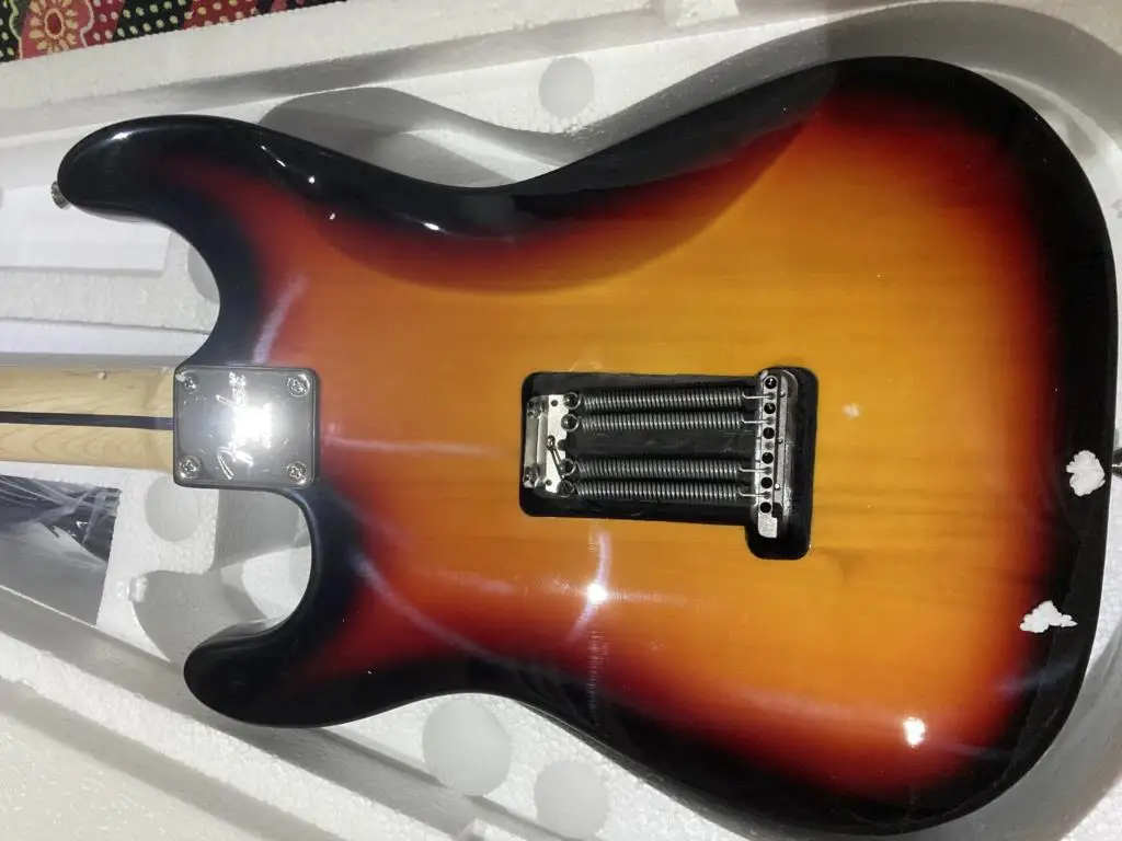 Музыкальные инструменты Большая распродажа электрическая гитара stratocaste-r richie