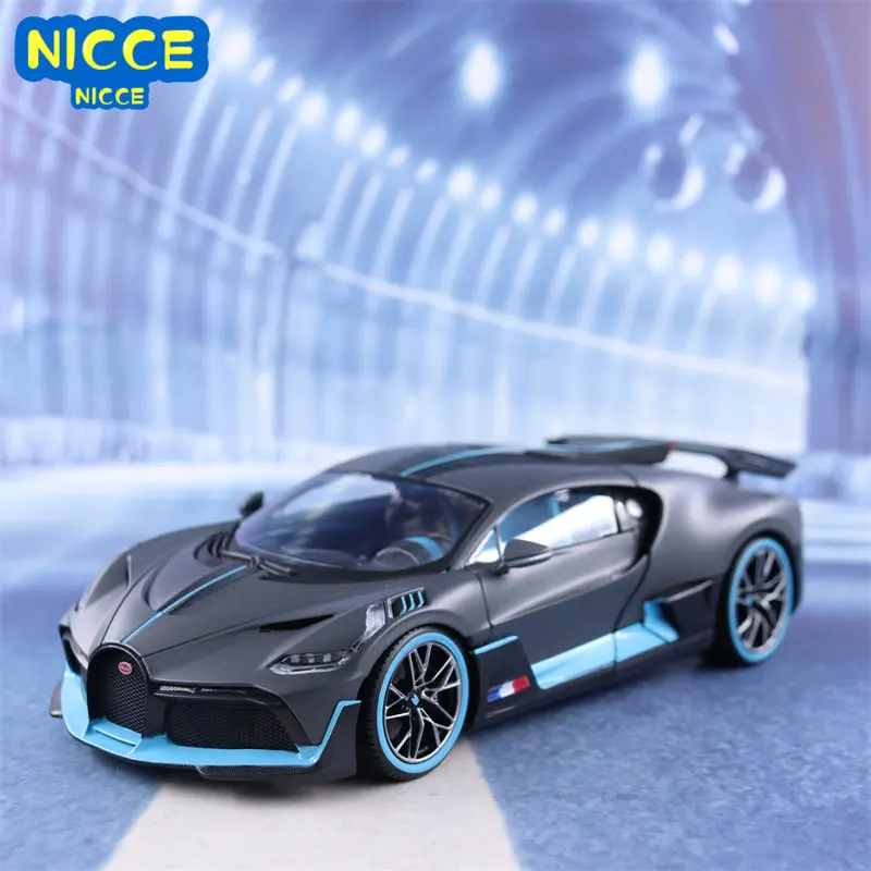 

Модель автомобиля Bugatti Divo Bburago, 1:18, из металлического сплава